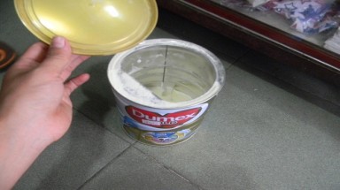    Nhiều trẻ uống phải sữa nhiễm khuẩn