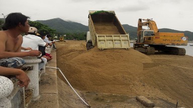 Vụ lấp Vịnh Nha Trang: “Vượt rào” luật di sản