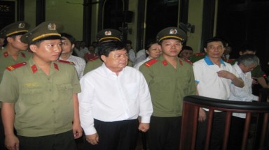    Cựu chủ tịch UBND huyện Hóc Môn bị đề nghị từ 27 đến 30 năm tù