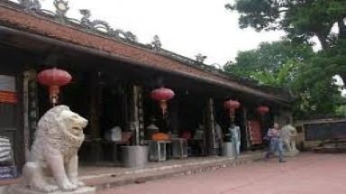     Sư tử đá "Tàu" tràn lan nơi thờ tự Việt