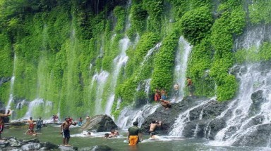 Những thác nước "lạ" nhất thế giới 