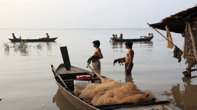 Triển lãm ảnh “Cuốn theo dòng nước” của nhiếp ảnh Lê Nguyễn Duy Phương