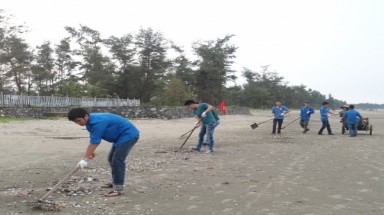  Tuổi trẻ Móng Cái tham gia bảo vệ môi trường biển