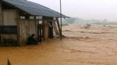  Theo dõi chặt chẽ diễn biến của vùng áp thấp