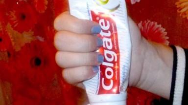  Kem đánh răng Colgate chứa triclosan: Dùng hàm lượng lớn sẽ gây ung thư?
