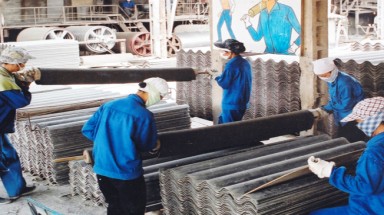 Thay thế amiăng trong sản xuất tấm lợp: Cần hợp tác vì sức khỏe cộng đồng