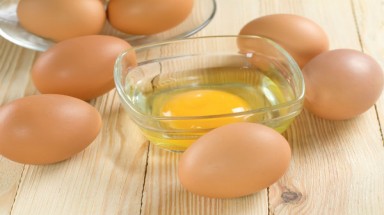  Hà Nội: Trứng công nghiệp bị ủ hóa chất, “biến” thành trứng gà ta?