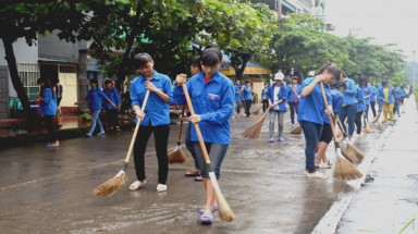  Quảng Ninh: 10.000 Đoàn viên thanh niên lập kỷ lục về vệ sinh môi trường