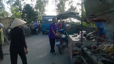   Hà Nam: Chợ dân sinh gây ách tắc giao thông, ô nhiễm môi trường