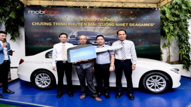  MobiFone trao thưởng xe BMW trị giá hơn 1,3 tỷ đồng cho khách hàng
