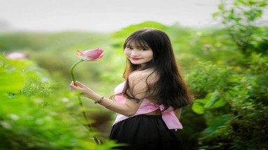 Chùm ảnh nữ sinh Hà thành xinh xắn bên hoa sen