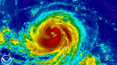   Bão GONI rất mạnh đang hoạt động ngoài khơi phía Đông Philippin