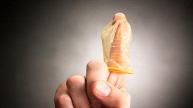   Những cách sử dụng bao cao su sai lầm