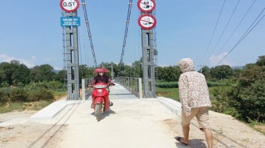  Toàn cảnh cầu treo hơn 3 tỷ đồng phục vụ hai hộ dân