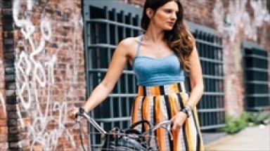  Bí quyết phối đồ khi đi xe đạp của quý cô châu Âu