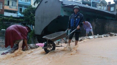  Văn phòng Trung ương Đảng quyên góp ủng hộ đồng bào bị thiệt hại do lũ lụt gây ra