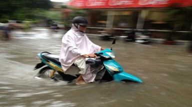  Những điều cần nhớ khi lái xe qua vùng ngập nước