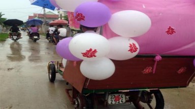Rước dâu bằng xe kéo lắp mô tơ siêu độc đáo ở Nghệ An 