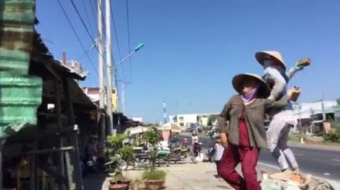  Cà Mau: Hơn 50 lần đập phá nhà hàng xóm vì có "thư tay" của nguyên cán bộ cấp cao?