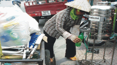  Di sản tình người và câu chuyện bình trà miễn phí