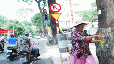  Cộng đồng xôn xao vì thông tin tịch thu trà đá miễn phí cho người nghèo
