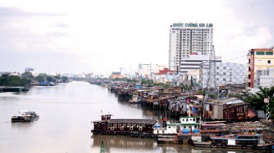  Công ty gia đình Cường đô la dồn lực cho canh bạc cuối