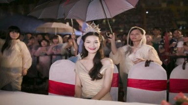  Chương trình “Kết nối ước mơ”: Xấu mặt vì hoa hậu Thùy Dung và ban tổ chức tố nhau