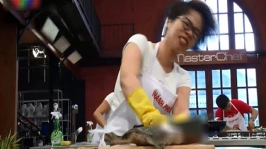   Thí sinh Vua đầu bếp chặt đầu ba ba: Rèn luyện kỹ năng cần thiết (!?)