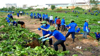  Khẩn trương xây dựng các văn bản pháp luật thực hiện Luật BVMT 2014
