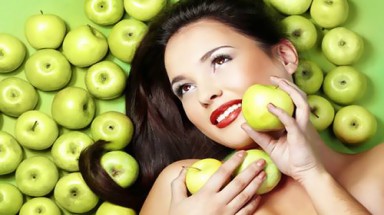   Công dụng làm đẹp "Thần kì" của trái táo