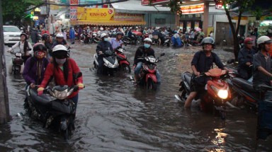  Quốc lộ 1A đoạn qua Đồng Nai ách tắc gần 3 giờ sau mưa lớn