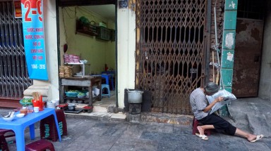  Người đọc tin tức từ báo in đang dần mai một ở Thủ đô