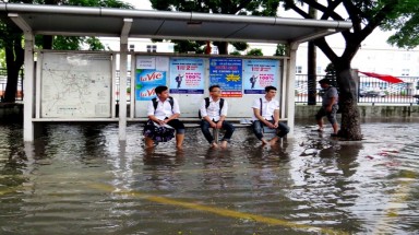  Hải Phòng: Nhiều tuyến phố biến thành sông sau mưa lớn