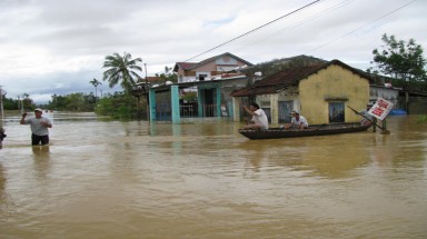  Thời tiết ngày 19 tháng 9: Mưa lũ ở miền Trung giảm dần, Bắc bộ tạnh ráo