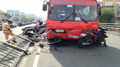  Xe khách Phương Trang ngược đường tông 8 người: Tài xế khai gì?