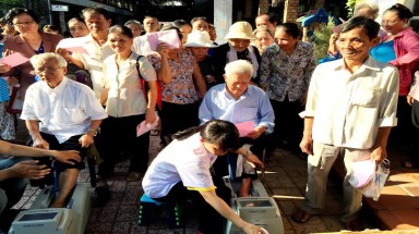  Vinamilk chăm sóc sức khỏe cho gần 2000 người tiêu dùng 