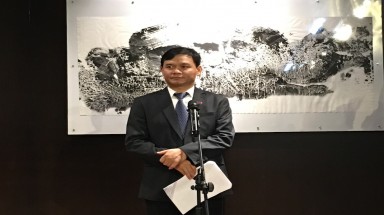  "Hãy ngừng sử dụng sừng tê giác, hãy thể hiện đẳng cấp thông qua nghệ thuật"