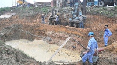  Đường ống nước sạch sông Đà vỡ lần thứ 19