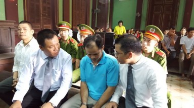 Ngày 8/9, xét xử phúc thẩm vụ "chai nước ngọt có ruồi"