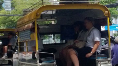   Có nên sử dụng xe minibus chở khách trong thành phố? 