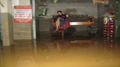 Vì sao dân đói khát, trực thăng cứu hộ không đến?