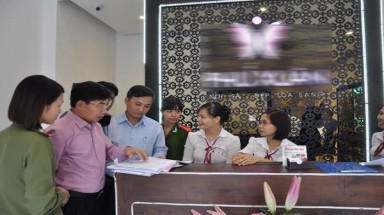  Hà Nội: Lộn xộn thẩm mỹ viện nâng ngực