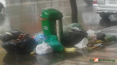 Đống rác to đùng trên đường Nam kỳ khởi nghĩa đã được dọn sạch