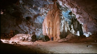  Hang đá 2 triệu năm tuổi ở Vịnh Hạ Long biến thành nhà hát
