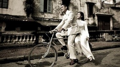 Ầm ĩ quanh bức ảnh được bịa thêm 40 năm tuổi