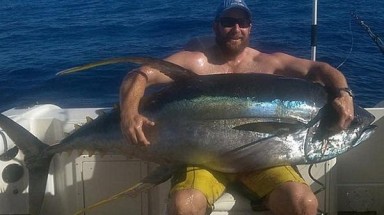  Ngư dân bắt được cá ngừ vây vàng nặng 85kg
