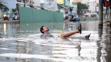  Ráng chịu ngập ba tháng nữa