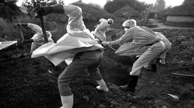  Thế giới đang bị Ebola qua mặt