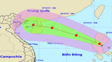  Bão số 4 giật cấp 10-11 cách quần đảo Hoàng Sa khoảng 700km về phía Đông