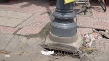  “Thủ phạm” gây ngập đường Hồng Bàng là cái… trụ đèn